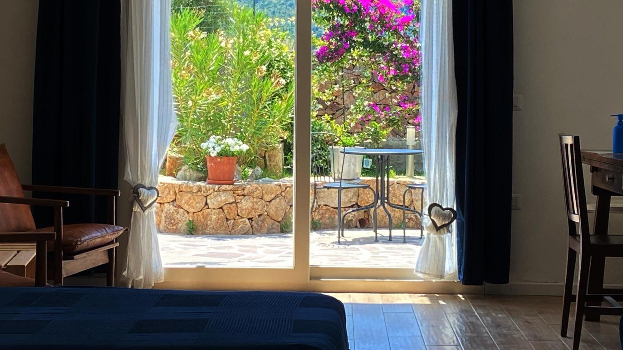 La Pecora Nera B&B Budoni Buitenkant foto